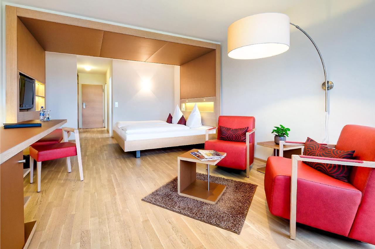 Hotel Traube Am See Friedrichshafen Exterior photo