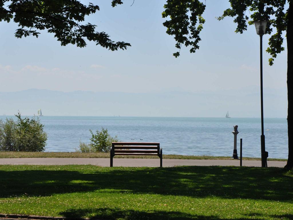 Hotel Traube Am See Friedrichshafen Exterior photo